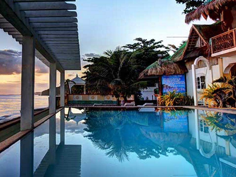 Jaimee'S Hotel, Resort And Restaurant Maasin  Екстериор снимка