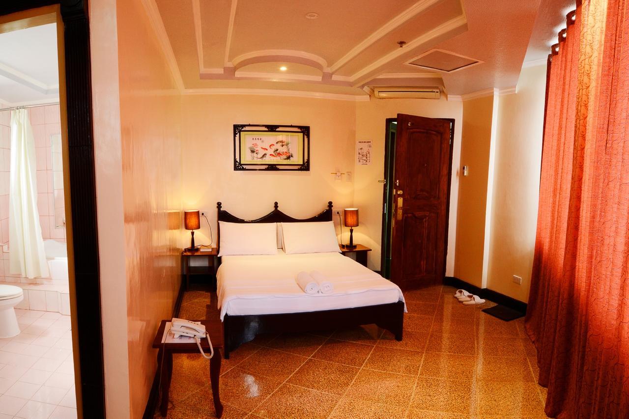 Jaimee'S Hotel, Resort And Restaurant Maasin  Стая снимка